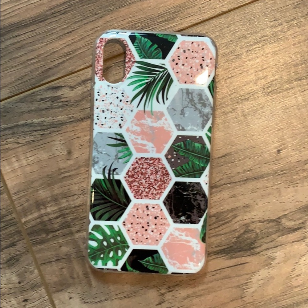 ✨2 iPhone Cases - Picture 2 of 6